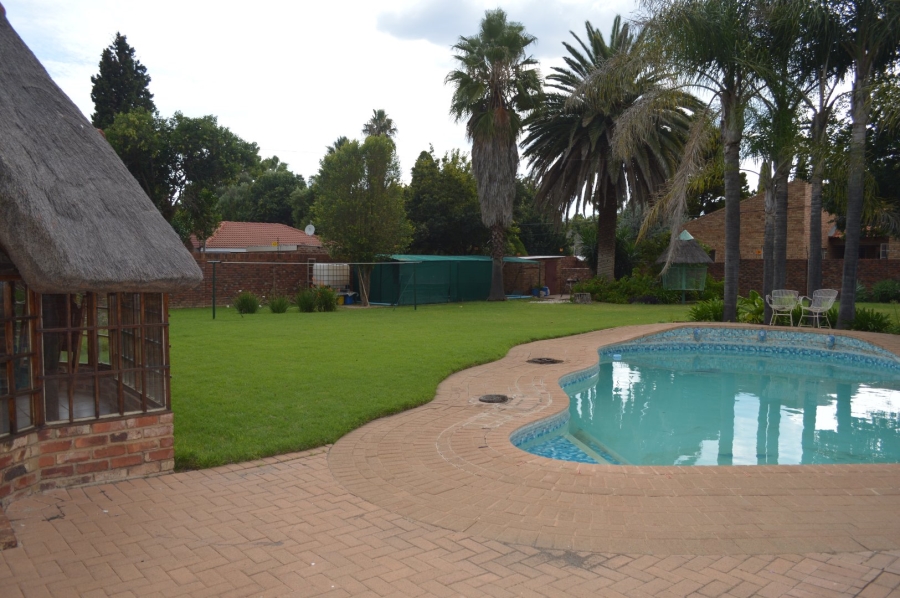 4 Bedroom Property for Sale in Flimieda North West